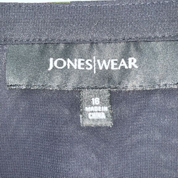 Jones Wear black floral semi-sheer blouse size 16 - Picture 4 of 8